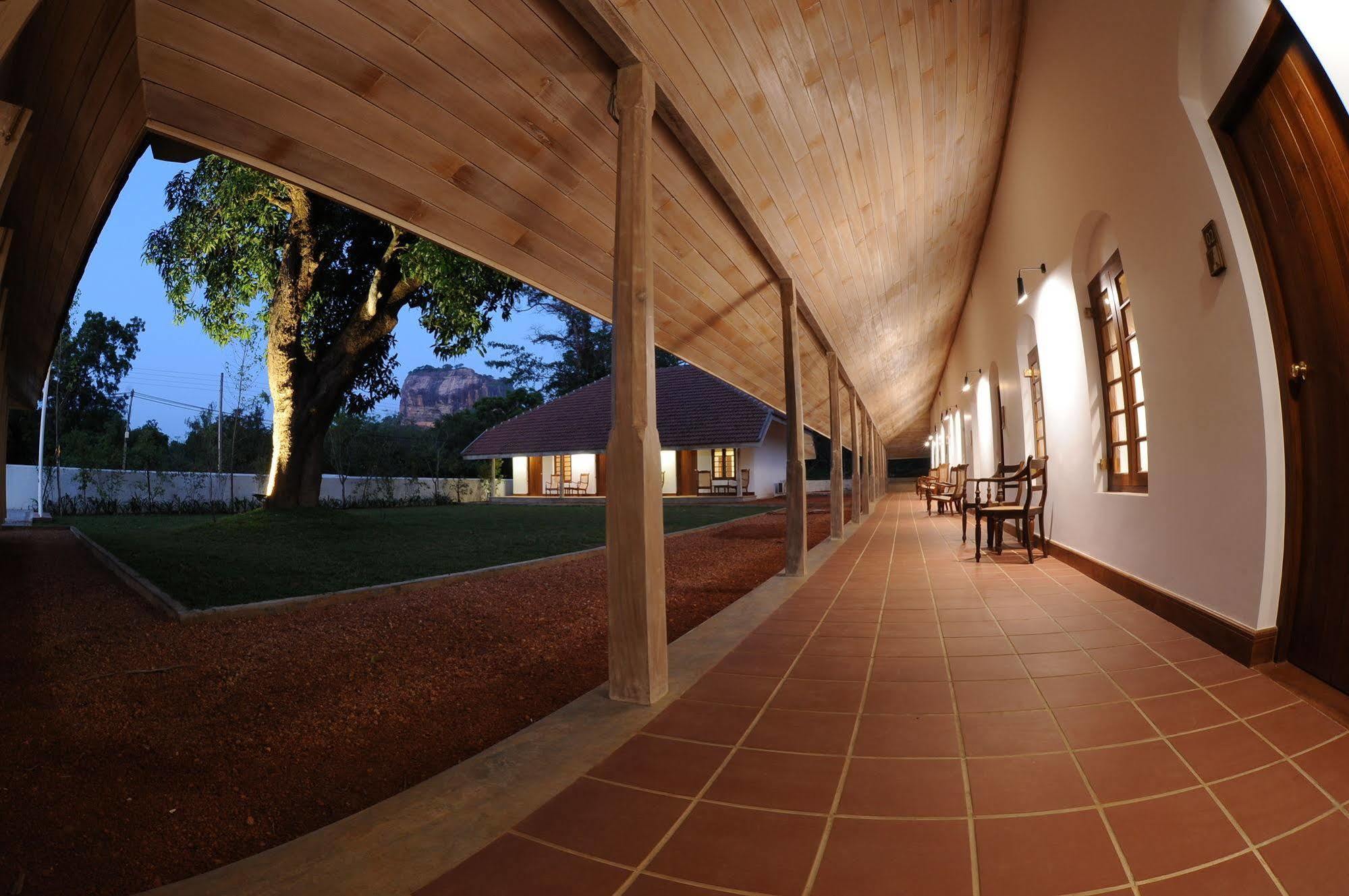 Ekho Sigiriya Hotel Luaran gambar