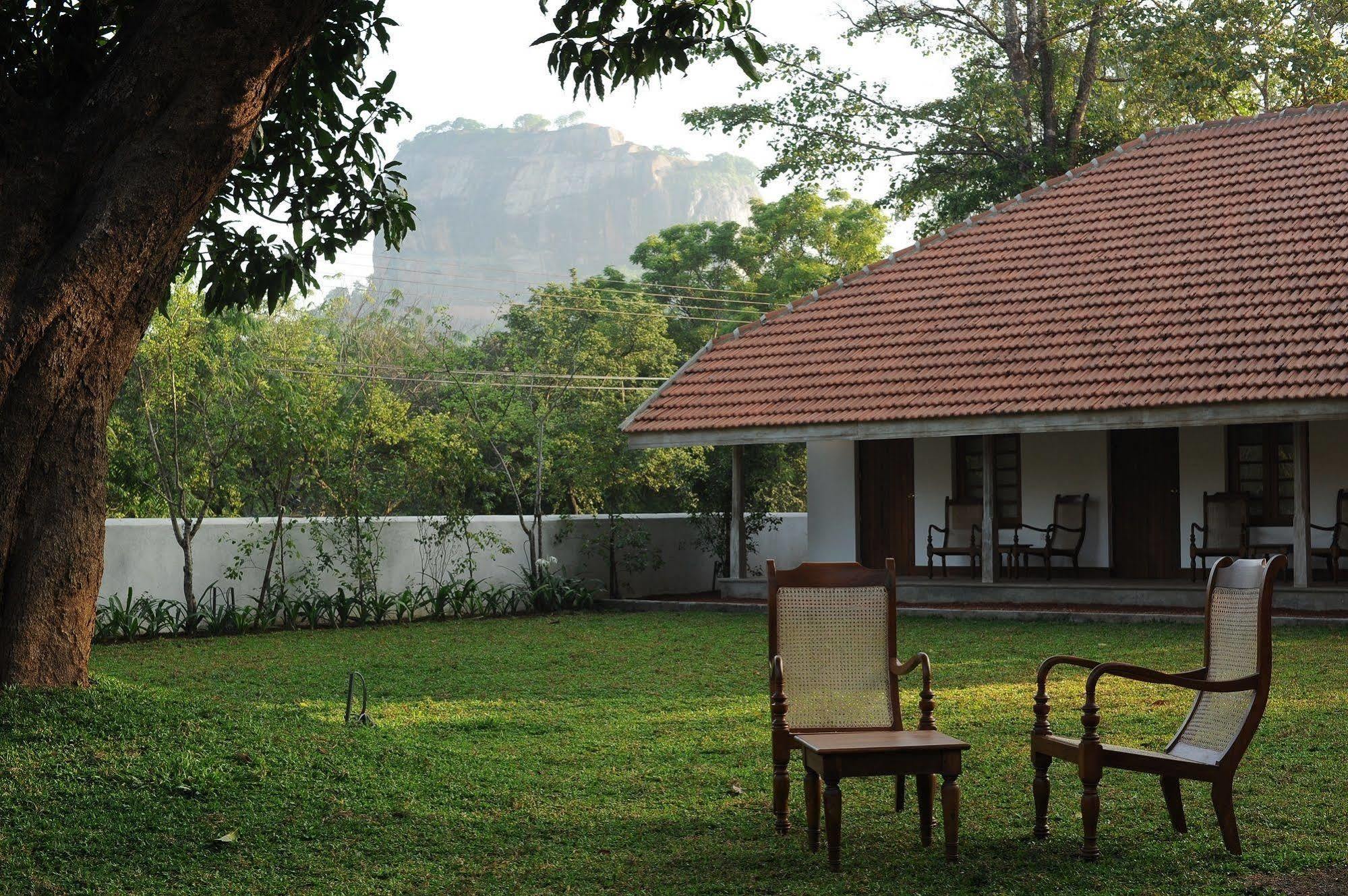 Ekho Sigiriya Hotel Luaran gambar